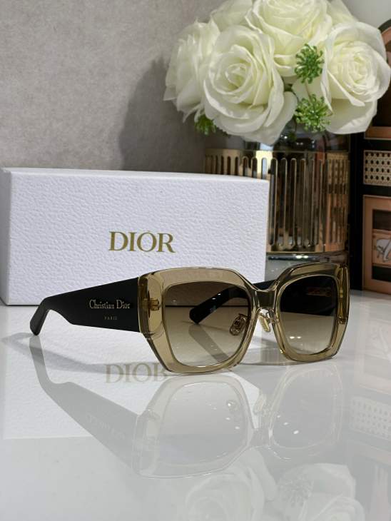 Picture of Dior Sunglasses _SKUfw77097930fw